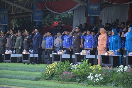Peringati Hari Lahir Pancasila, Pemkot Tangerang Bagikan Ribuan Bendera Merah Putih